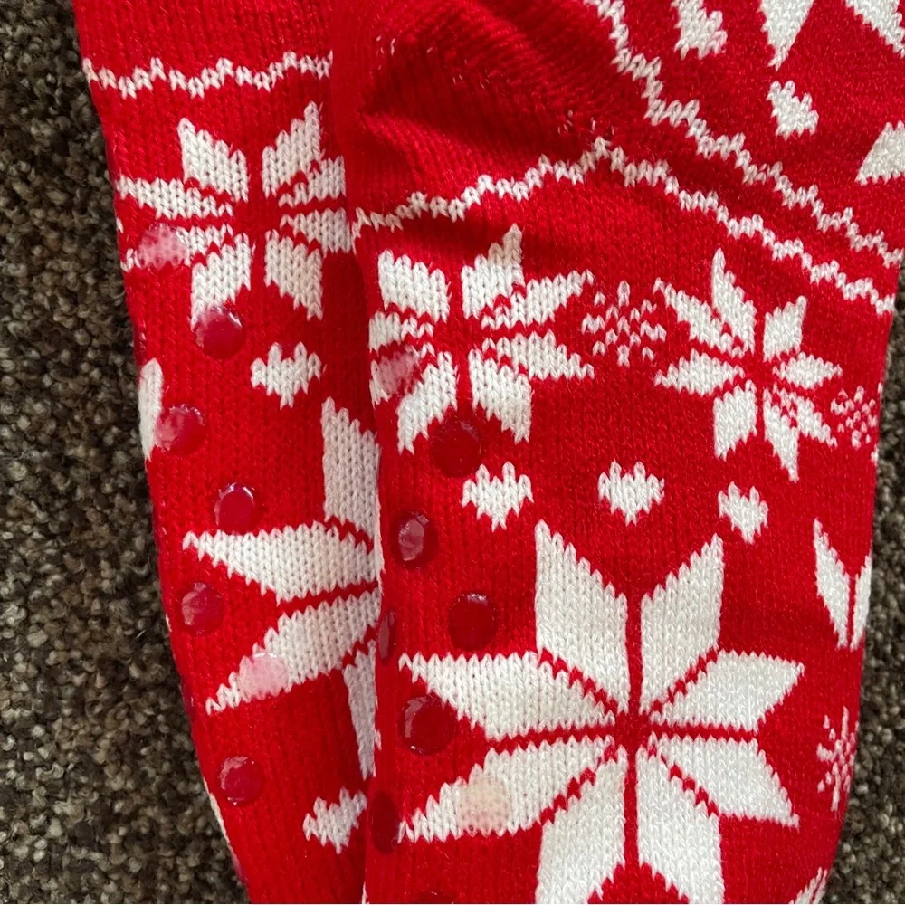 NEW Sweet Home Slippers Socks w/ Grips Red & White Snowflakes Mid Calf 16